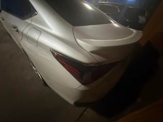 2022 Lexus ES 300h Ultra Luxury - Exterior Rear Left Corner Image